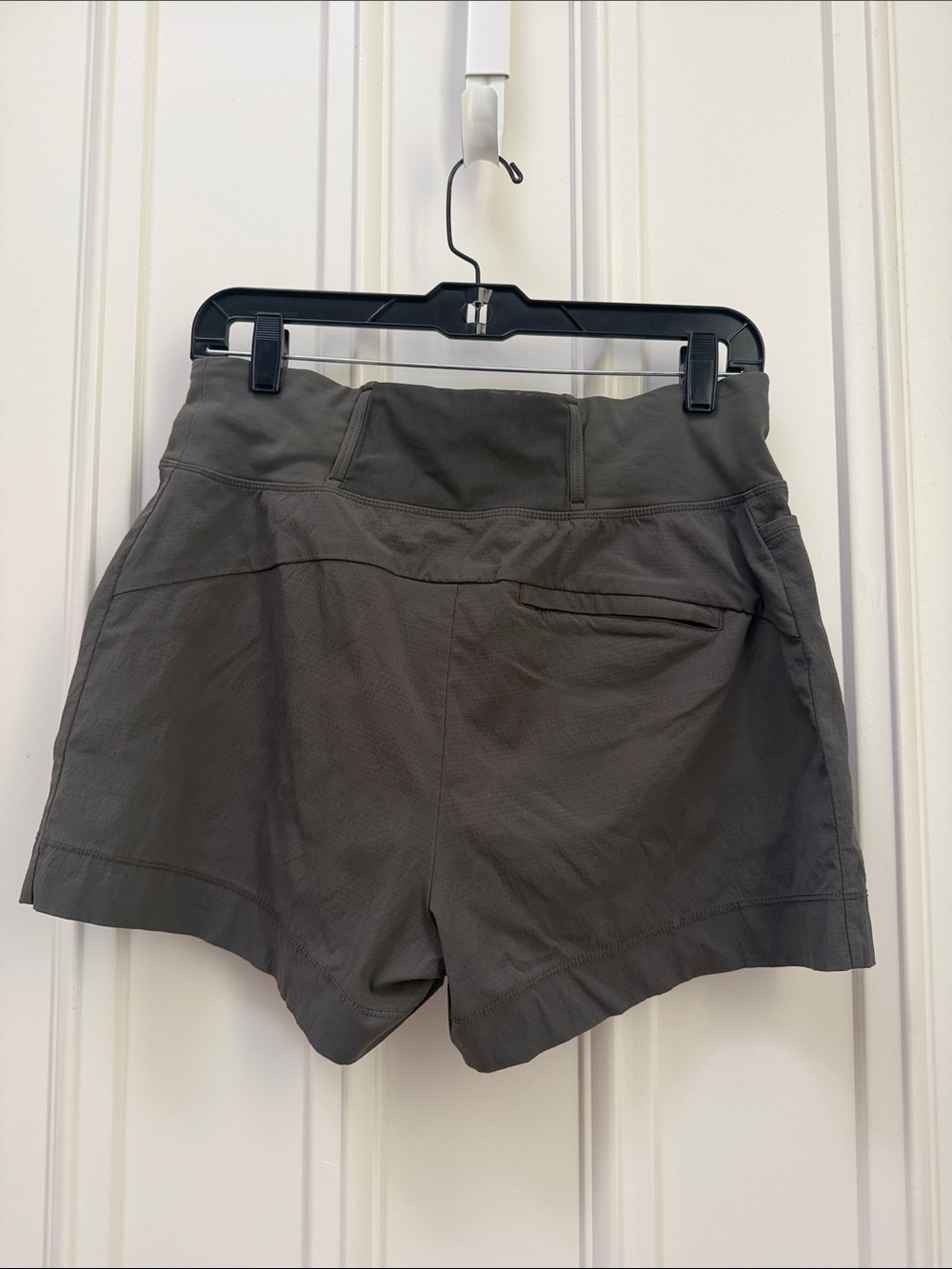 Athleta Trekkie Short - Picture 3 of 9